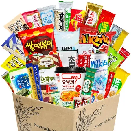 Korean Snack Box 38 Count - Variety of Individually Wrapped Korean Snacks with Chips, Sweets and Tteokbokki for Kids, Children, College Students and Adults. Perfect Gift Box for K-Food Lovers - Journey of Korea