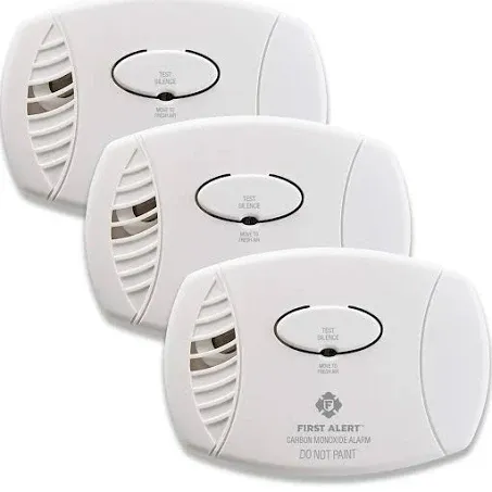 First Alert Plug In Carbon Monoxide Detector / Alarm with Battery Backup - 2010