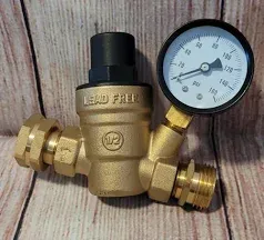 Accumeter 3/4 Lead Free Water Pressure Regulator Brass Water Valve with Gauge, Adjustable Pressure Reducer for RV Camper