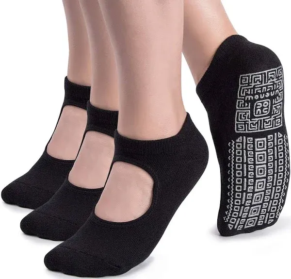 unenow Non Slip Grip Yoga Socks for Women with One Size, 3 Pairs-3 Black 