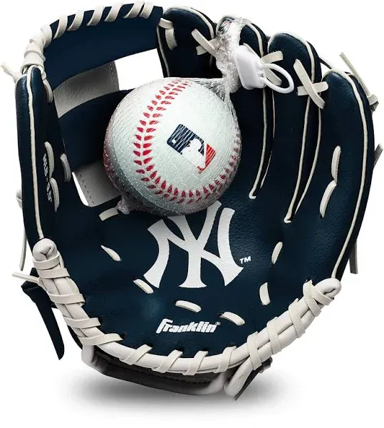 Franklin MLB Yankees Tee Ball Glove - 9.5"