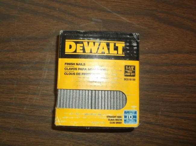 DEWALT 1-1/2 in. x 16-Gauge Plastic Collated Straight Nails (2500 per Box)