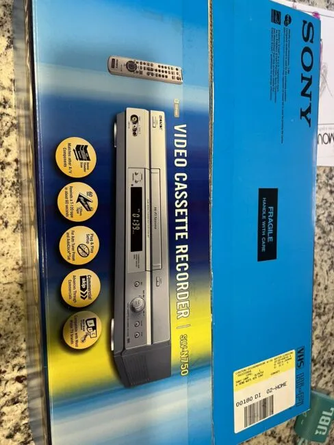 Sony SLV-N750 VHS / S-VHS playback VCR