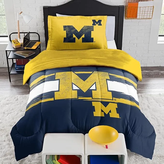 NCAA Michigan Wolverines Officially Licenced Comforter &amp; Sham set