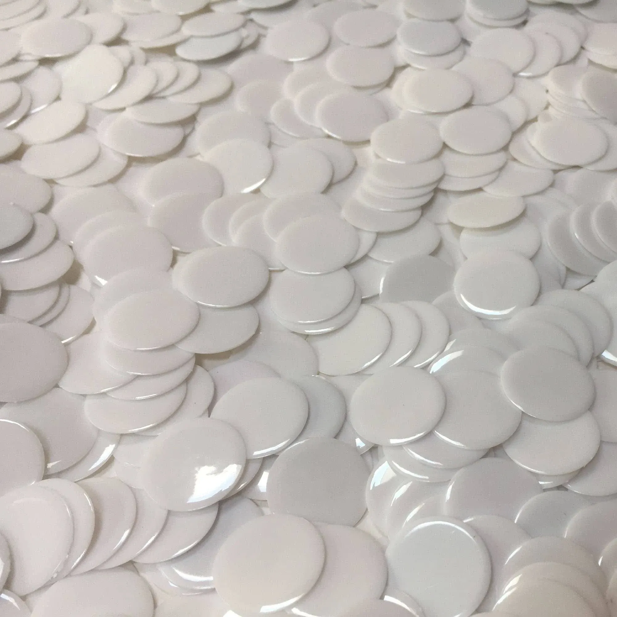 Mr Chips Plastic Bingo Chips 1000 Count | Solid White Counting Chips | 3/4 inch