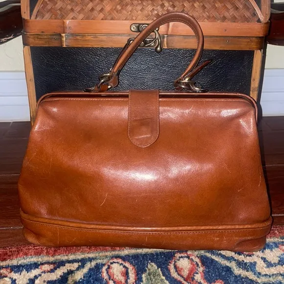 Time Resistance Large Italian Leather Doctor Bag