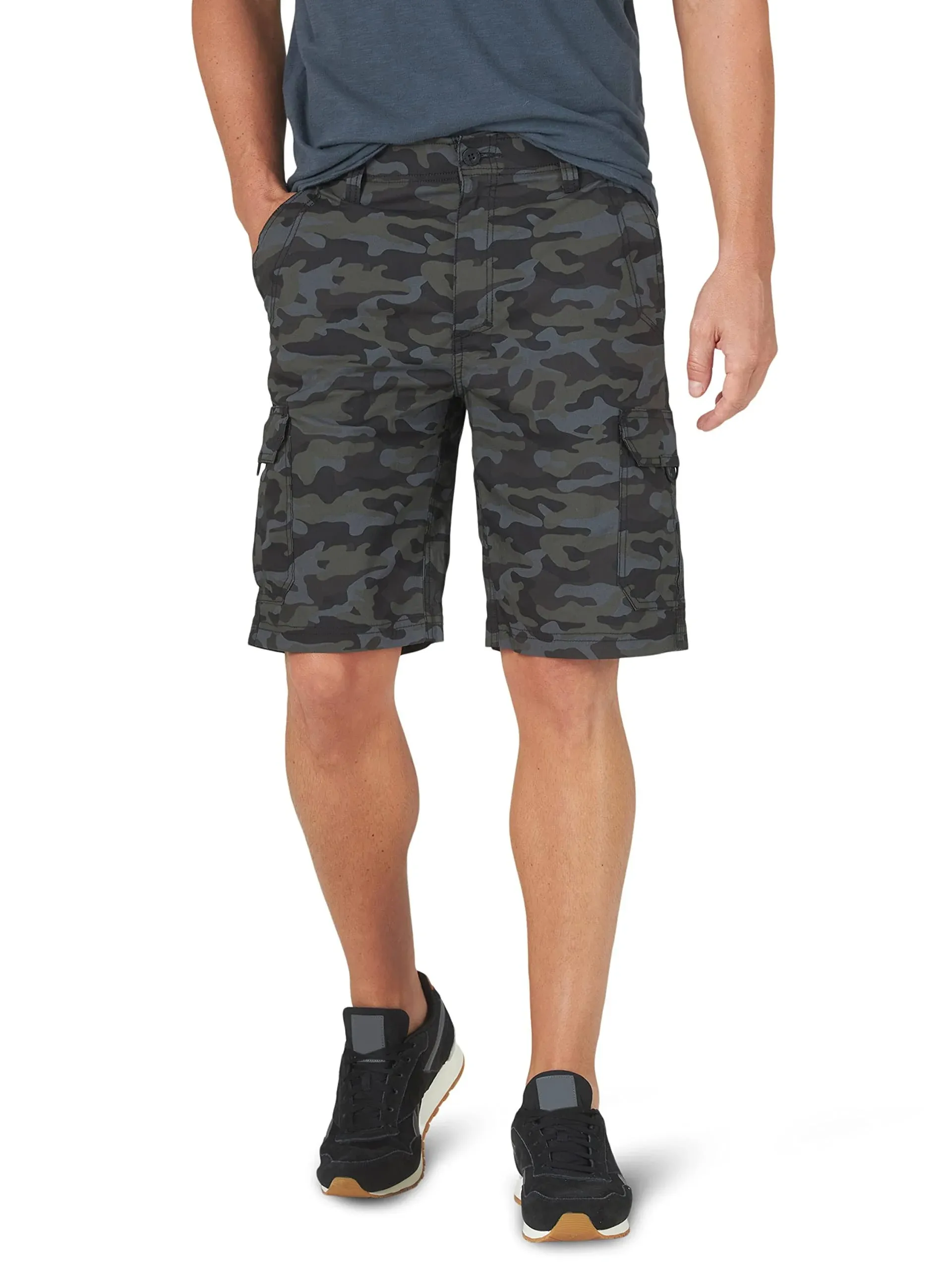 Extreme Motion Crossroad Cargo Relaxed Shorts in Black Camo by Lee 2314757