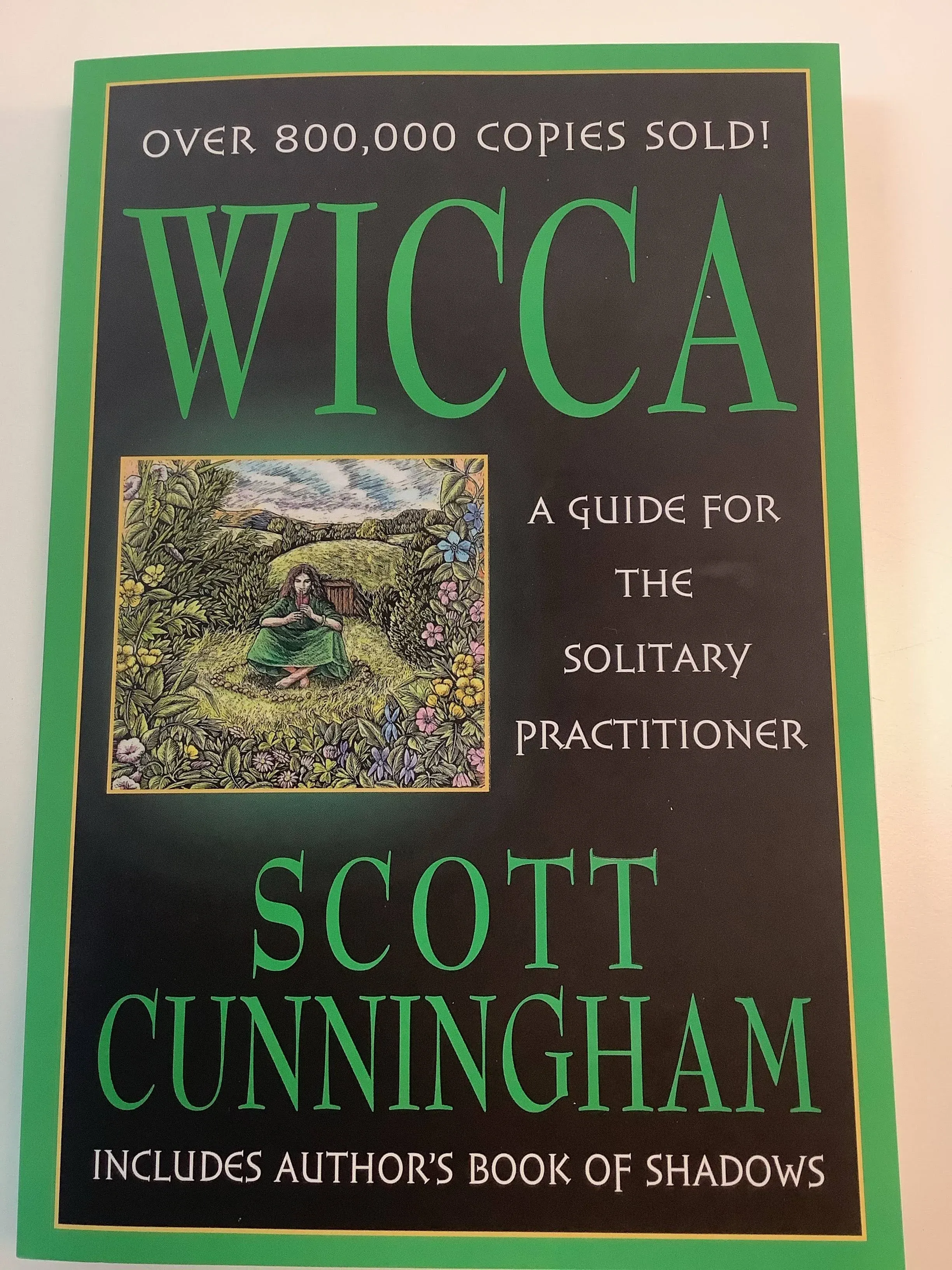 Wicca : A Guide for the Solitary Practitioner by Scott Cunningham