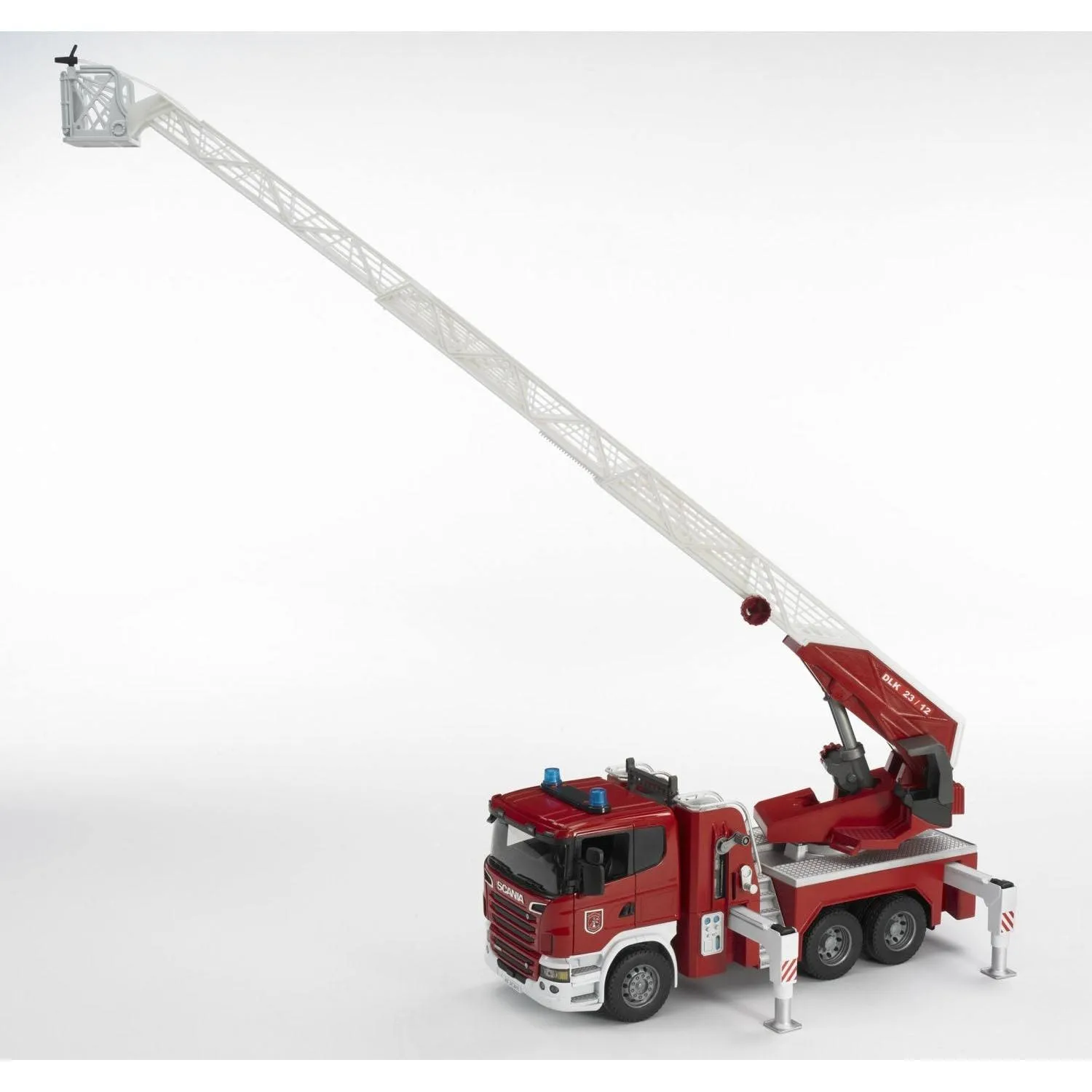 Scania Fire Engine w/ Water Pump and Light &amp; Sound